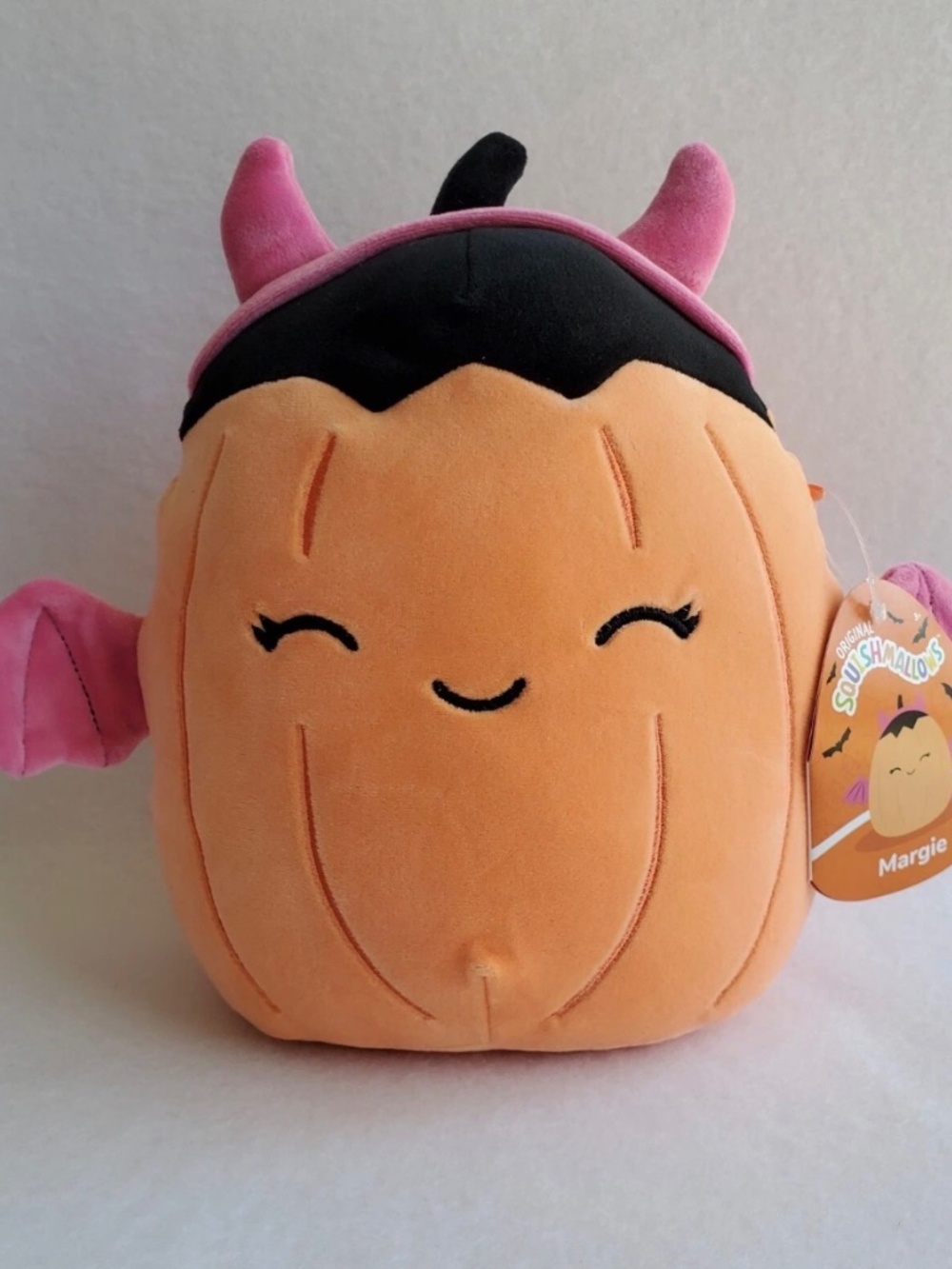 NWT Squishmallow MARGIE the PUMPKIN 8" plush Pink horns DEVIL costume Orange Bat